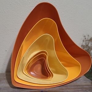 Rachael Ray Orange and Yellow Heart Shaped Nested Mixing Bowls Set